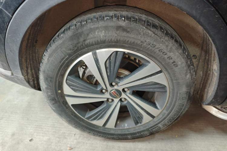Used Hongqi HS5 2019 2.0T Smart Connect Flagship Edition Right Rear Wheel Hub