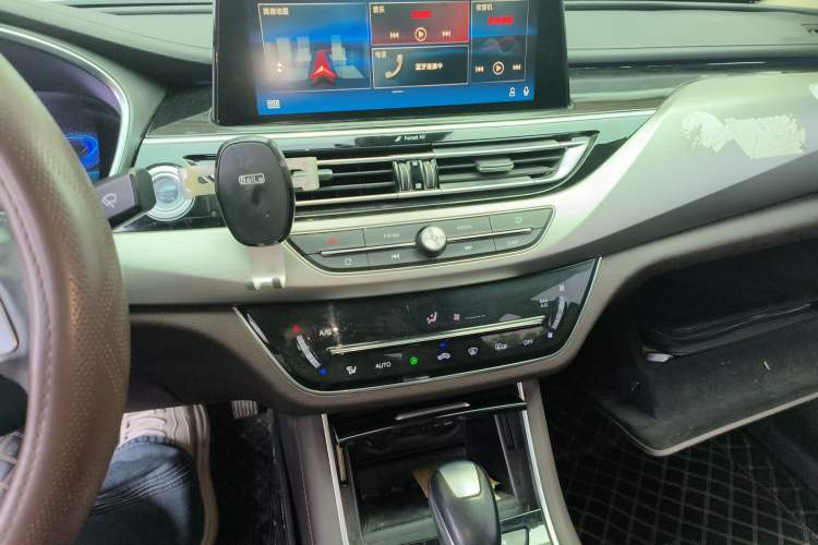 Used CHANGAN Raeton CC 2018 1.5T Automatic Zunya Model China V Standard Audio And AC Panel