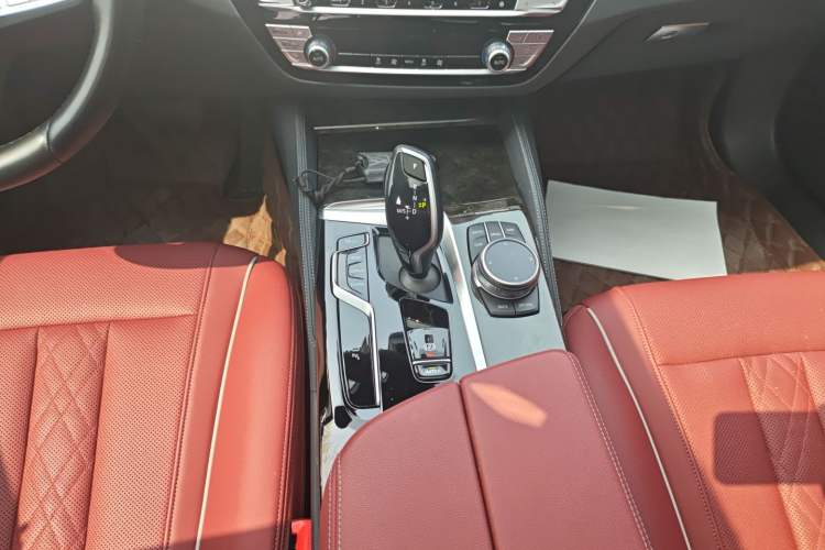 Used BMW 5 Series 2022 Second Facelift 525Li M Sport Package
