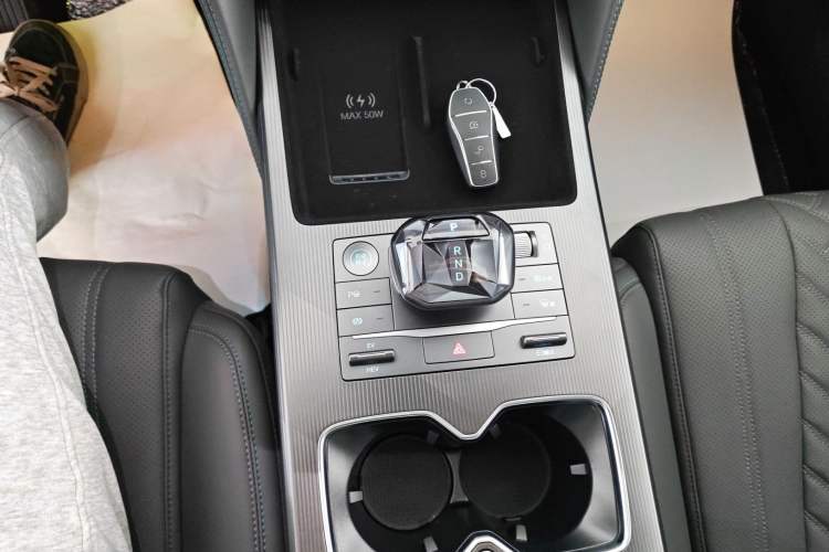 Used BYD Song L DM-i 2025 Intelligent Driving Version 160 km Beyond-Range Type
