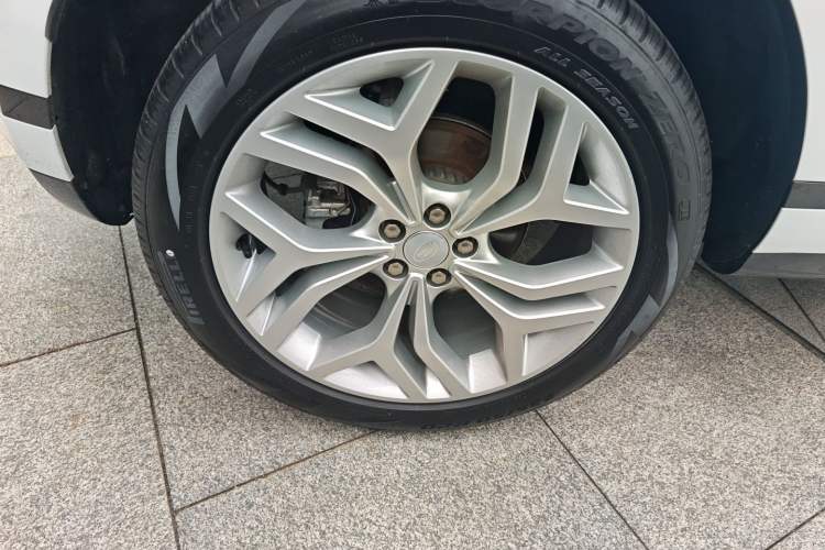 Used Land Rover Range Evoque 2023 Aurora L 200PS Elite Edition
