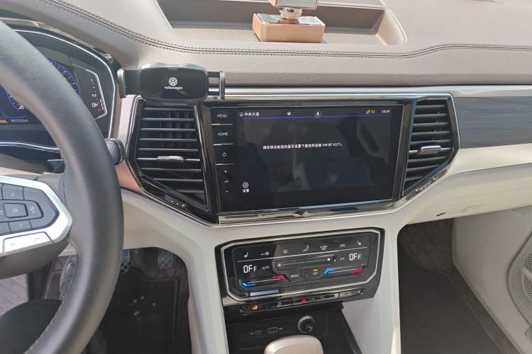 Used Volkswagen Viloran 2020 380TSI Prestige Edition Audio And AC Panel