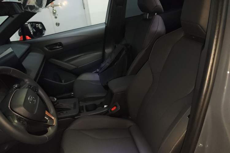 Used Toyota FRONTLANDER 2026 Model 2.0L CVT Comfort Edition Left Front Seat