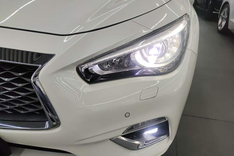 Used Infiniti Q50L 2018 2.0T Enjoyment Version China VI Standard