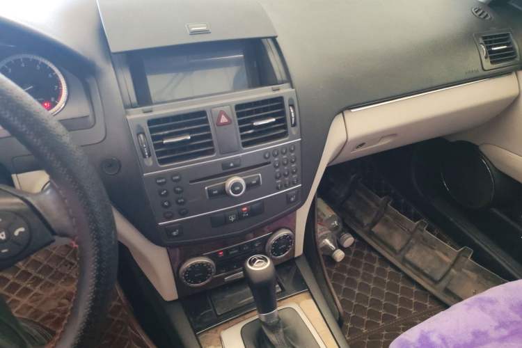 Used Mercedes-Benz C-Class 2010 C 200 CGI Fashion Model Audio And AC Panel
