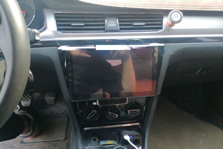 Used Volkswagen Bora 2016 1.6L Manual Comfort Model Audio And AC Panel