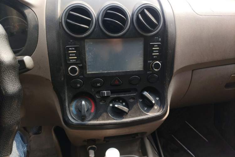 Used Wuling Hongguang 2010 1.2L Practical Version China IV Audio And AC Panel