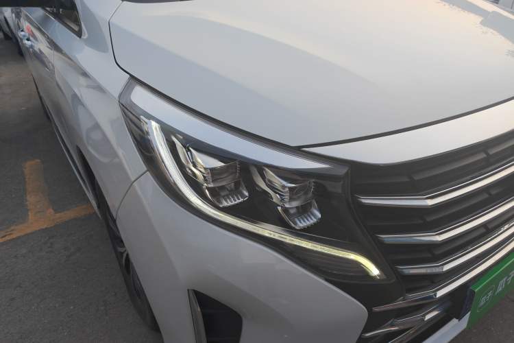 Used GAC Trumpchi M8 2021 Revised Version Lingxiu Series 390T Luxury Edition Right Front Headlight