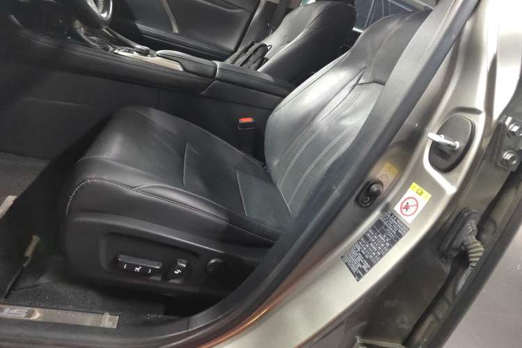 Used Lexus RX 2016 300 Two-Wheel Drive Comfort Edition China V Standard
