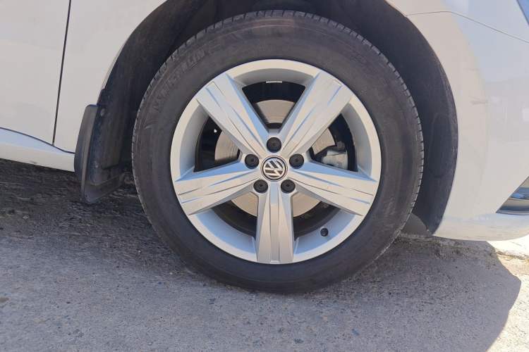 Used Volkswagen Lavida 2017 1.6L Automatic Fashion Edition
