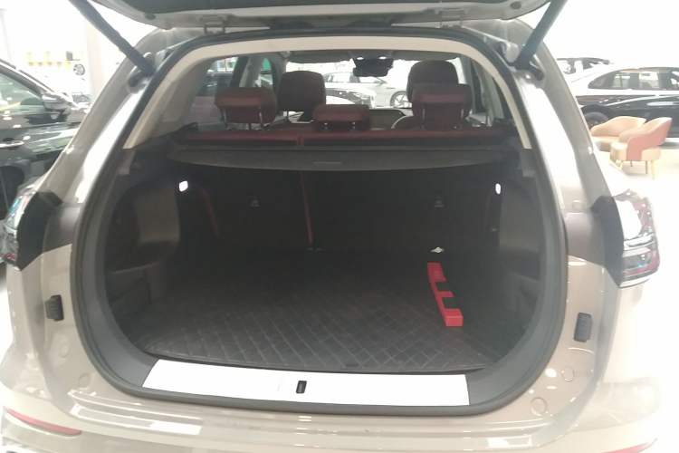 Used Hongqi HS5 2023 2.0T Qixiang Pro Edition Trunk