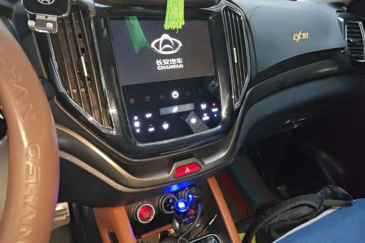 Used CHANGAN OSHAN CX70 2017 Facelifted CX70T 1.5T Manual High-Performance Edition