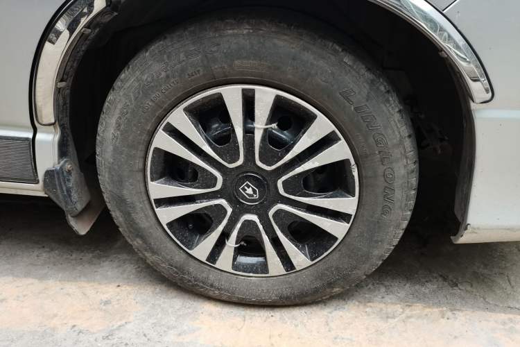 Used Jinbei Grace 2016 2.0L Classic Edition Standard Model Short Wheelbase 7 Seats