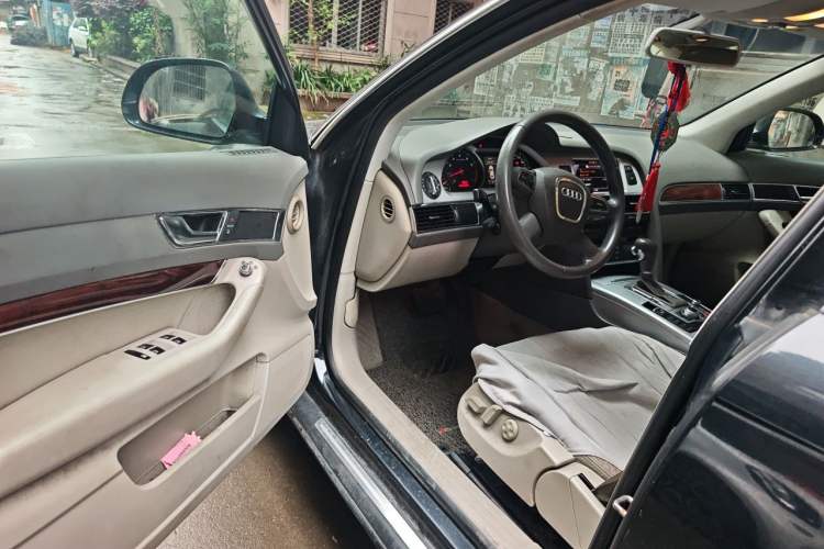 Used Audi A6L 2011 2.0 TFSI Automatic Standard Edition
