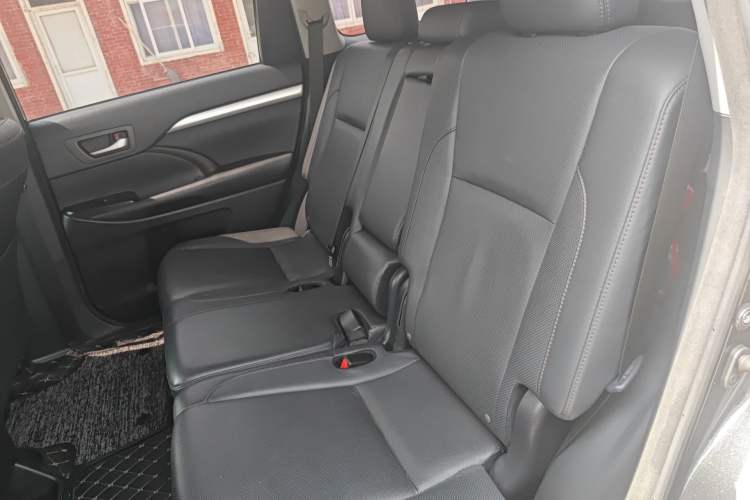 Used Toyota Highlander 2018 2.0T Four-Wheel Drive Luxury Edition 7 Seats China V Emission Standard