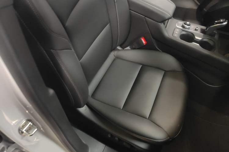 Used Cadillac XT4 2024 28T Two-Wheel-Drive Luxury Version
