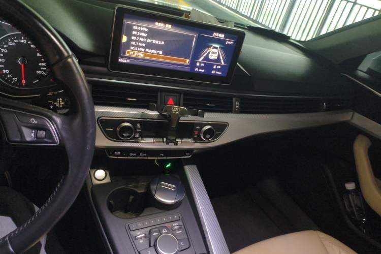 Used Audi A4L 2017 40 TFSI Fashion Model Audio And AC Panel