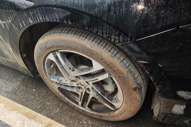 Used Roewe D7 2023 DMH 125km Excellence Edition Right Front Wheel Hub