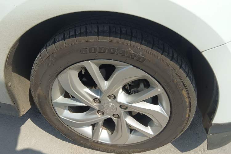 Used Buick Velite 6 2022 Connected Enjoyment PLUS Right Front Wheel Hub