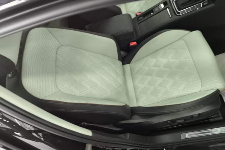 Used Volkswagen Magotan 2023 2 Million Units Commemorative Edition 330TSI DSG Luxury Version