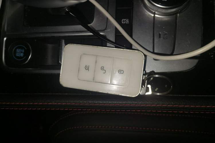 Used BYD Tang New Energy 2018 DM 2.0T All-Wheel Drive Smart Connect Elite 7-Seater China V Emission Standard