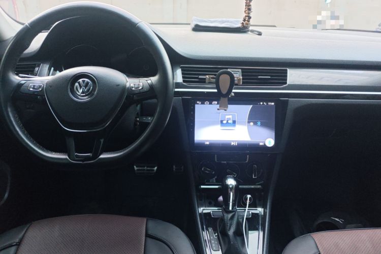 Used Volkswagen C-TREK 2017 230TSI DSG Comfort Version Center Console