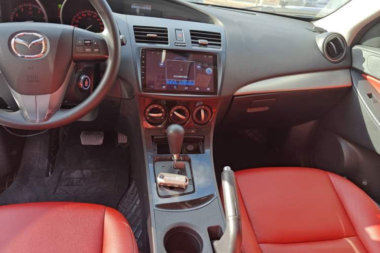 Used Mazda Mazda 3 2015 Hatchback 2.0L Automatic Sport Model