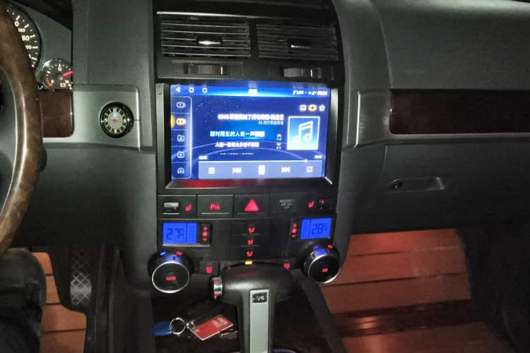 Used Volkswagen Touareg 2010 3.6 Limited Top-Trim Version