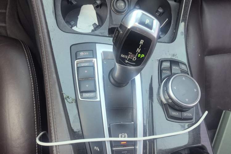 Used BMW 5 Series 2014 525Li Luxury Design Package Audio And AC Panel