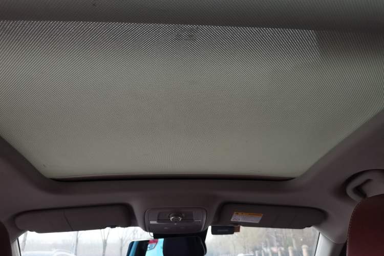 Used Roewe RX5 2016 30T Four-Wheel Drive Automatic Internet Smart Luxury Edition Headliner