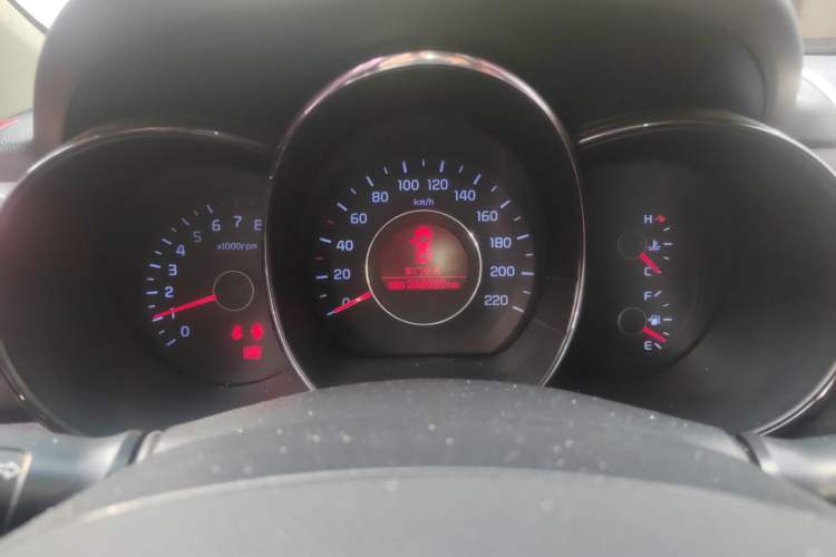 Used Kia K2 2012 Sedan 1.4L MT TOP Commemorative Edition