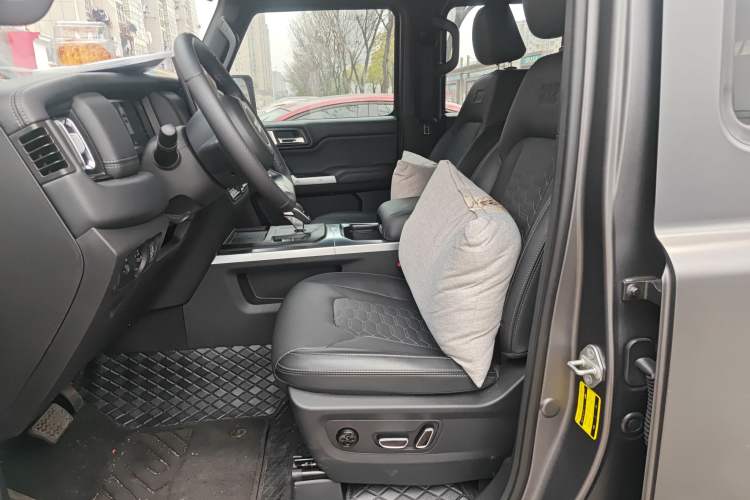 Used 212 T01 2024 2.0T Mechanic
