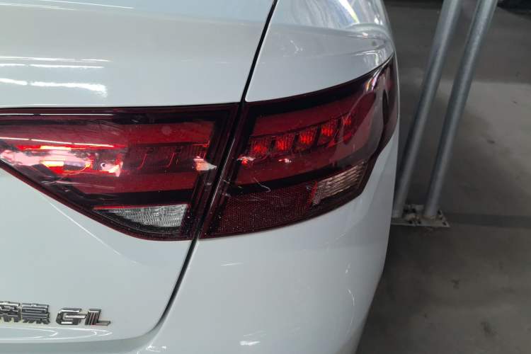 Used Geely Auto Emgrand GL 2021 UP 1.4T CVT Luxury Edition Right Rear Taillight