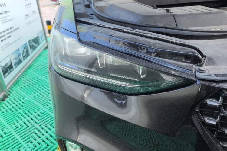 Used Wey VV6 2020 2.0T Two-Wheel Drive Smart Enjoyment+