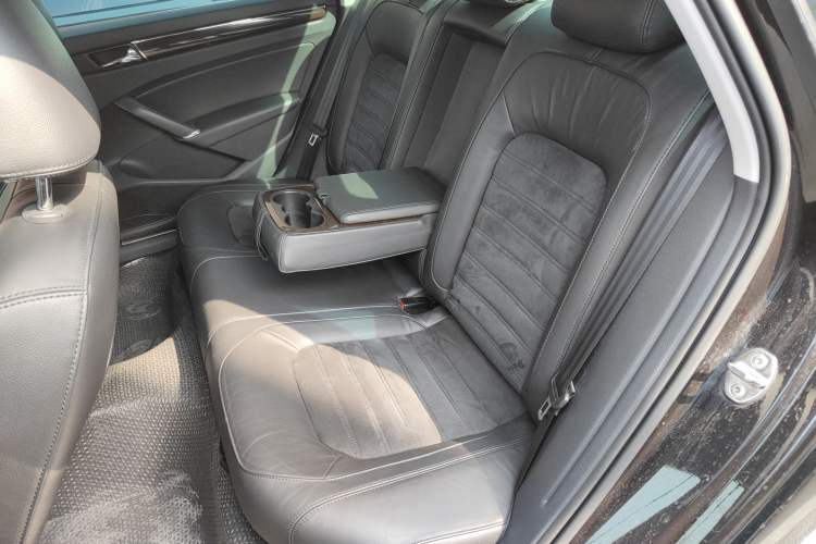 Used Volkswagen Passat 2015 1.8TSI DSG Ultimate Edition Left Rear Seat