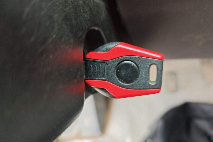 Used Wuling Zhiguang 2015 1.2L S Practical Model LSI Vehicle Key