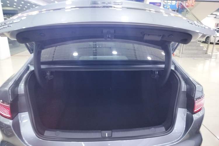 Used BYD Seal 05 DM-i 2025 DM-i Smart Drive 55KM Luxury Model Trunk