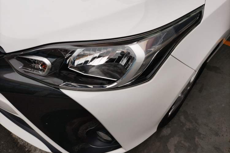 Used Toyota YARiS L Zhi Xuan 2017 1.5G CVT JingSu Model with Upgraded Sunroof
