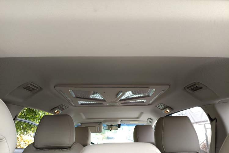 Used Buick GL8 2022 Land Cruiser Executive Class 652T Comfort Model Headliner