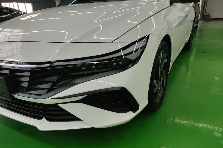 Used Hyundai Elantra 2023 1.5L CVT LUX Prestige Edition
