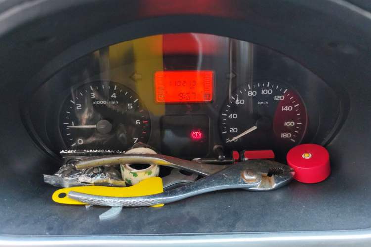 Used Wuling Rongguang 2011 1.2L Base Version
