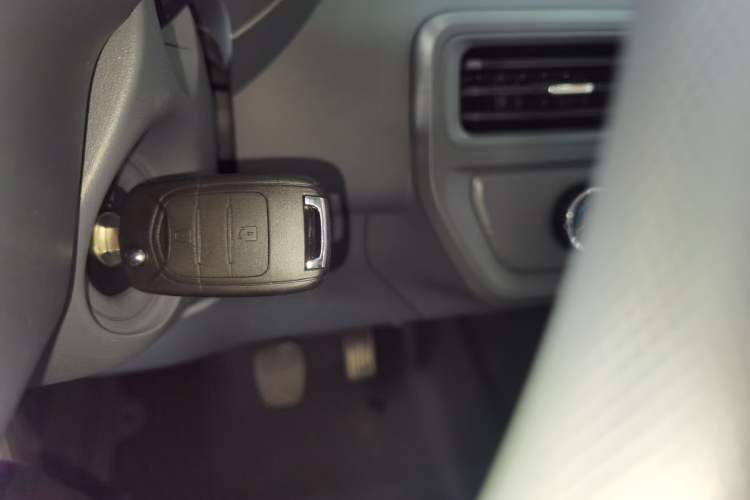 Used Wuling Yangguang 2025 Model 400km Bus Edition—Comfort Edition Vehicle Key