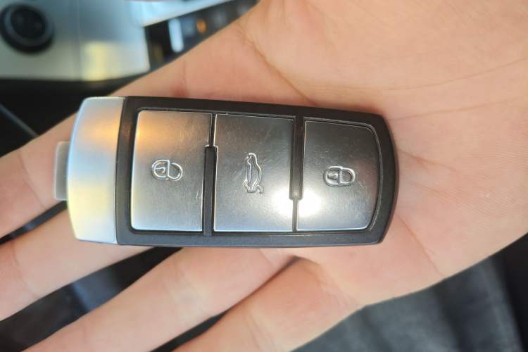 Used Volkswagen Magotan 2016 2.0 TSI Luxury Comfort Version Vehicle Key