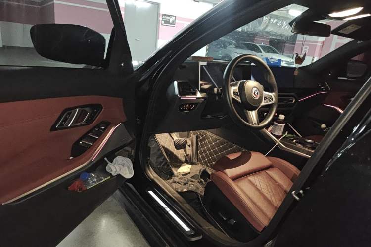 Used BMW 3 Series 2023 325i M Sport Night Edition Package Driver Seat