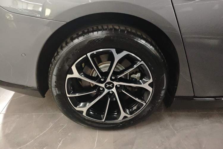 Used XPeng P7 2022 480E Right Rear Wheel Hub