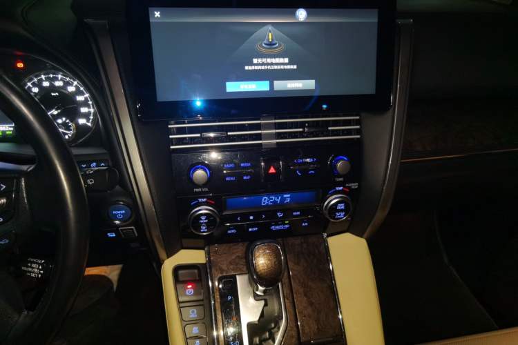 Used Toyota Vellfire 2019 Dual-Engine 2.5L HV Luxury Edition Audio And AC Panel