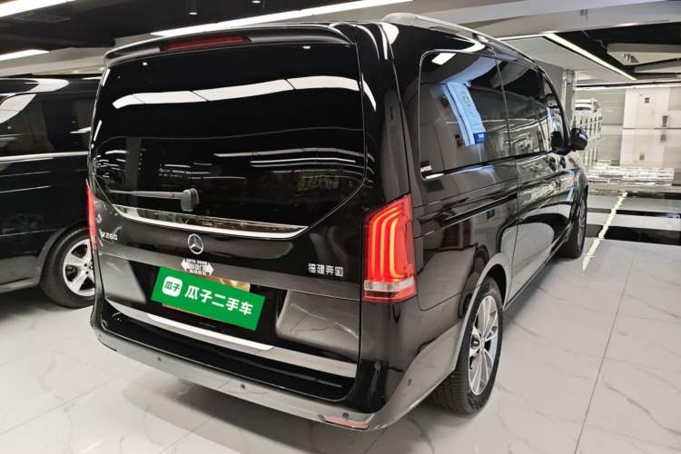 Used Mercedes-Benz V-Class 2021 V 260 Avantgarde Edition
