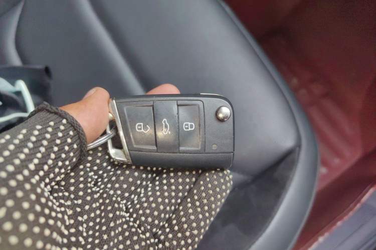 Used Volkswagen Tiguan L 2017 380TSI Automatic All-Wheel-Drive Luxury Edition Vehicle Key