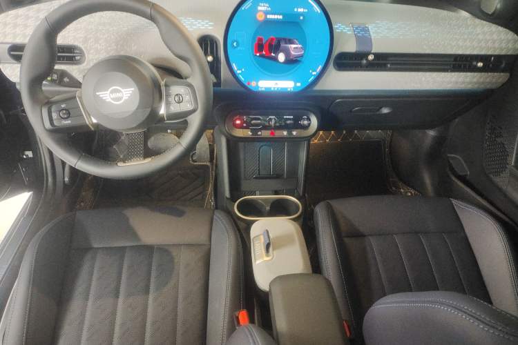 Used MINI 2025 2.0T COOPER S Artist Five-Door Edition Center Console