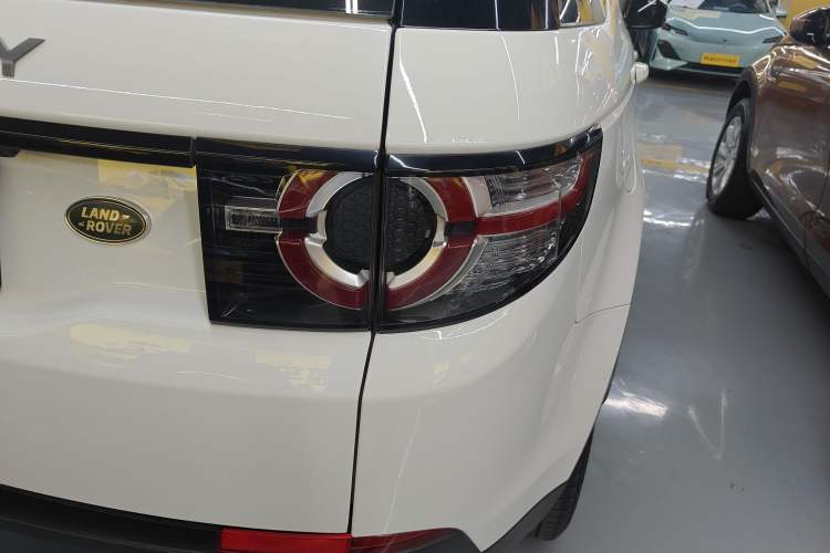 Used Land Rover Discovery Sport 2019 240 PS SE Version China VI Standard